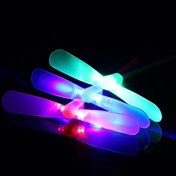 2022 1BUC LED iluminat care Emit Bambus Libelula Zbura Pluta Mână Flash Flying Fairy Farfurie Săgeată Știință Jucarii Pentru Copii Amuzant