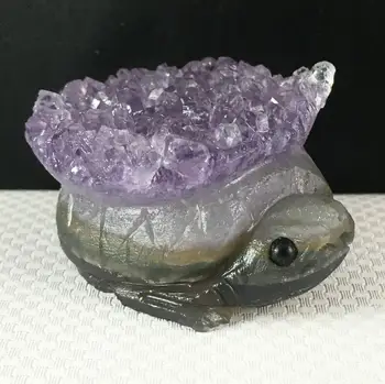 Naturale violet cristal grup specimene minerale, O mână-sculptate broasca testoasa